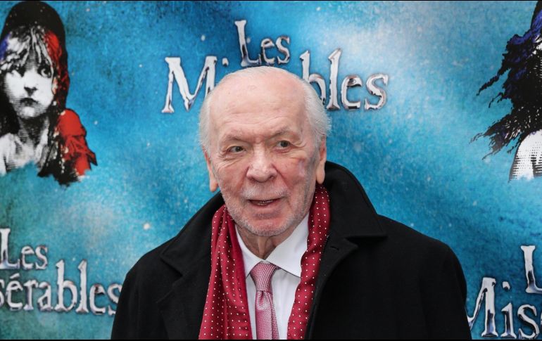 Como periodista, Kretzmer fue crítico de teatro para el Daily Express y después de televisión para el Daily Mail, si bien en su día admitió que a él se le recordaría por su adaptación de 