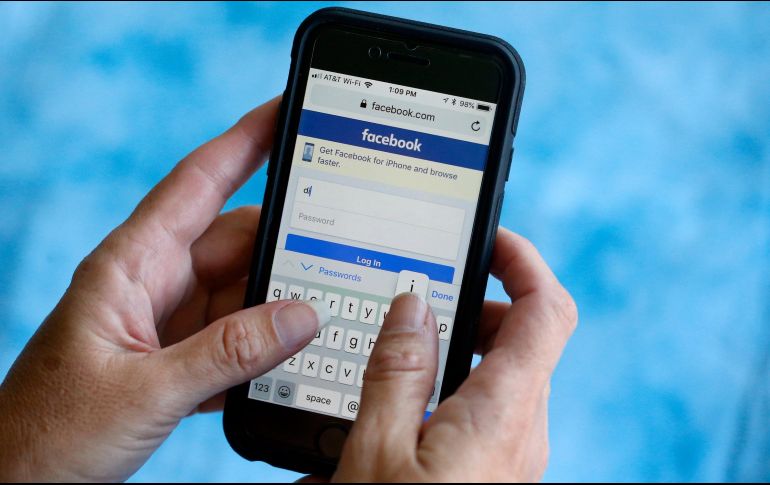 El titular del Ejecutivo federal señala que Twitter en México existe una manipulación por medio de los 