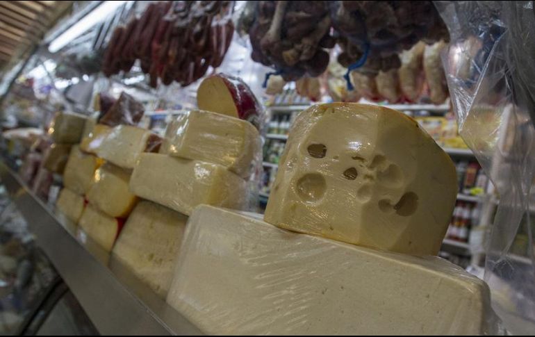 De acuerdo con la Profeco, varios productos denominados como queso y yogurt natural no cumplen con tales características. NOTIMEX/Archivo