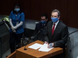 Esteban Moctezuma prefirió no quitarse el cubrebocas luego de que el presidente de la Mesa Directiva le sugiriera que lo hiciera “para entenderle mejor al hablar”. SUN/G. Espinosa