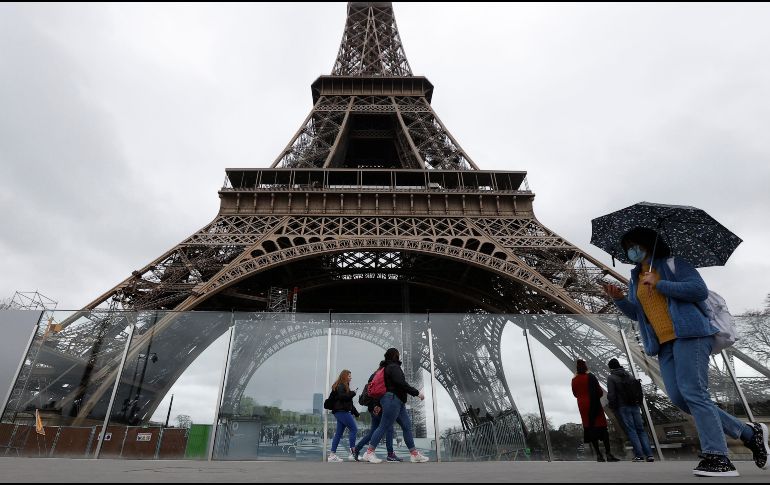 El toque de queda, que comienza en la medianoche del viernes y se extenderá desde las 21:00 a las 06:00, se decidió por ''la degradación'' de la situación sanitaria de los últimos 10 días. EFE / ARCHIVO