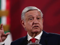 López Obrador mostró también los nombres de los columnistas que lo “atacan”. SUN / ARCHIVO