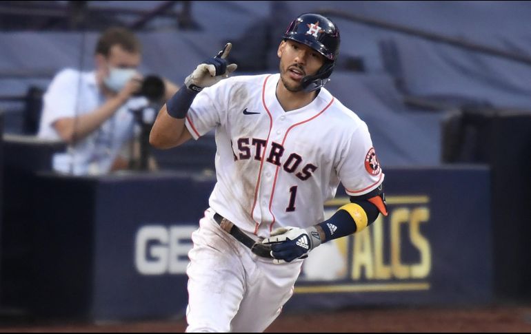 El campo corto boricua dejó tendidos a sus rivales con un vuelacercas en la novena entrada. AP/H. How