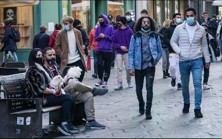 Con estas cifras crecientes en Italia se empieza ya a prever nuevas restricciones. EFE / T. Romano