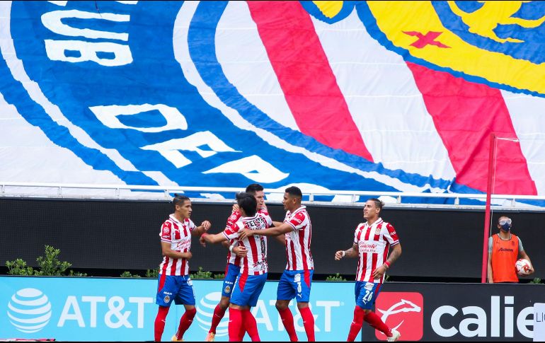 Chivas busca seguir dominando al Atlas, ahora en el Torneo Guard1anes 2020. Imago7