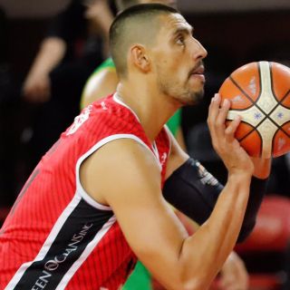 Ayón y Astros triunfan ante Libertadores de Querétaro