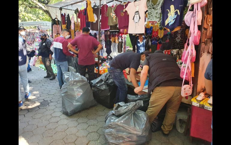 Así se vio el decomiso en el tianguis de la Constitución, en Zapopan. EL INFORMADOR/G. Gallo
