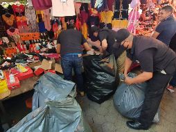 Así se vio el decomiso en el tianguis de la Constitución, en Zapopan. EL INFORMADOR/G. Gallo