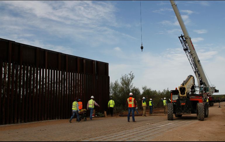 La Corte revisará la apelación del gobierno de Trump de un fallo que consideró ilegal transferir 2 mil 500 millones de dólares asignados al Pentágono para levantar el muro. AP/ARCHIVO
