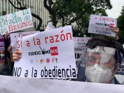 AMLO se comprometió a que a los auténticos investigadores, escritores, entre otros no les faltarían recursos. SUN / ARCHIVO