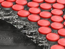 La vacuna de Oxford es uno de los inmunizantes contra el COVID-19 que se está probando en Brasil, donde la pandemia ya deja cerca de 155 mil fallecidos y 5.3 millones de infectados. AFP / ARCHIVO