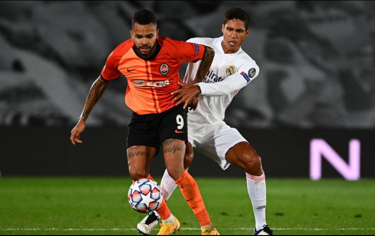 El Shakhtar llegó a España muy mermado luego de que sus titulares fueran aislados por haber dado positivo en pruebas de COVID-19. Aún así, derrotaron a los blancos. AFP / G. Bouys