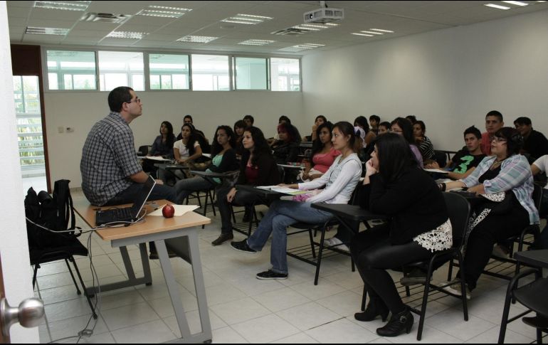 La eliminación del programa “Carrera de docente” significó una perdida al ingreso de la universidad por 27 millones 548 mil 116 pesos. EL INFORMADOR/ARCHIVO