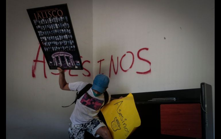 Piden #JusticiaParaGiovanni con marcha y brotes de violencia en Jalisco. EL INFORMADOR / F. Atilano