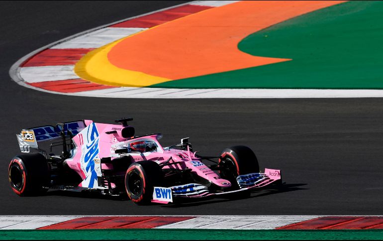 Sergio Pérez. El mexicano, en su bólido de Racing Point este sábado, en el circuito de Portimao. AP / R. Carezzevoli
