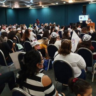 Política en Jalisco: Manuel Espino atiborra de simpatizantes salón en Guadalajara