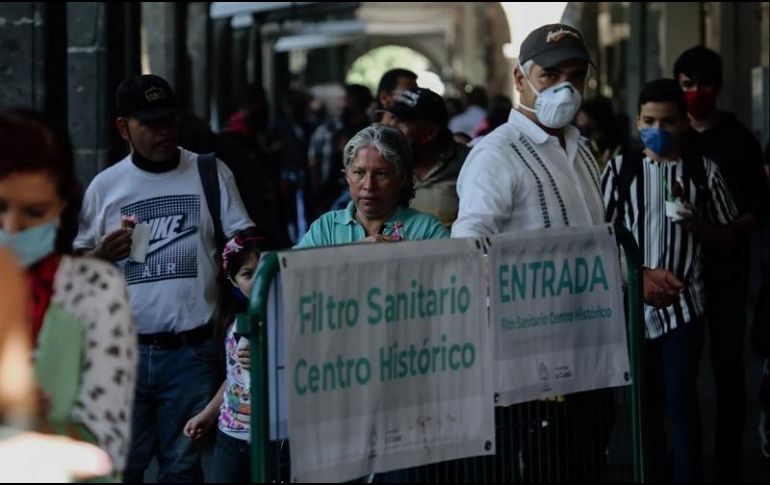 Autoridades insisten en no bajar la guardia con las medidas de distanciamiento social. EL INFORMADOR/G. Gallo