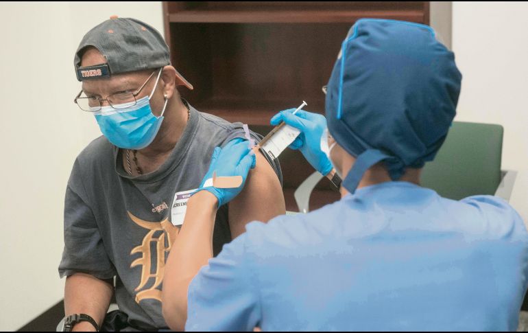 El laboratorio anunció el viernes que le permitieron reanudar las pruebas en EU. AP