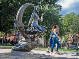 Salem. La Estatua de Samantha, dedicada al personaje de “Hechizada”, es uno de los atractivos de la ciudad. ESPECIAL
