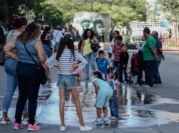 Se busca aminorar la interacción de las personas con grupos más allá de los laborales y disminuir la movilidad. EL INFORMADOR / G. Gallo