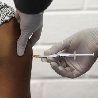 Coronavirus: Vacuna de AstraZeneca y Oxford genera respuesta inmune prometedora