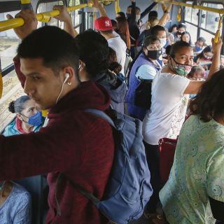 Coronavirus: Media hora en transporte público aumenta riesgo de contraer virus