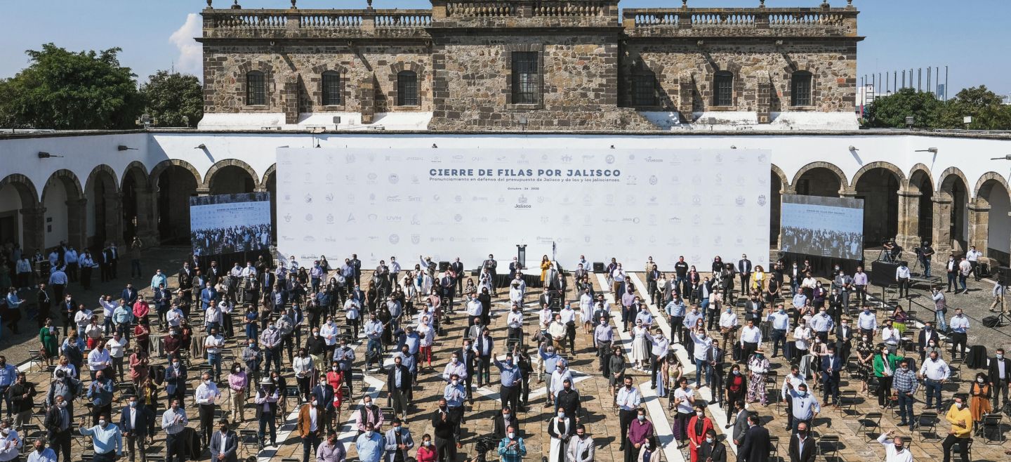 BLOQUE.  Representantes de los tres Poderes de Jalisco, alcaldes, universidades y organizaciones civiles respaldaron al Gobierno del Estado para exigir que la Federación aumente el presupuesto para el siguiente año. 