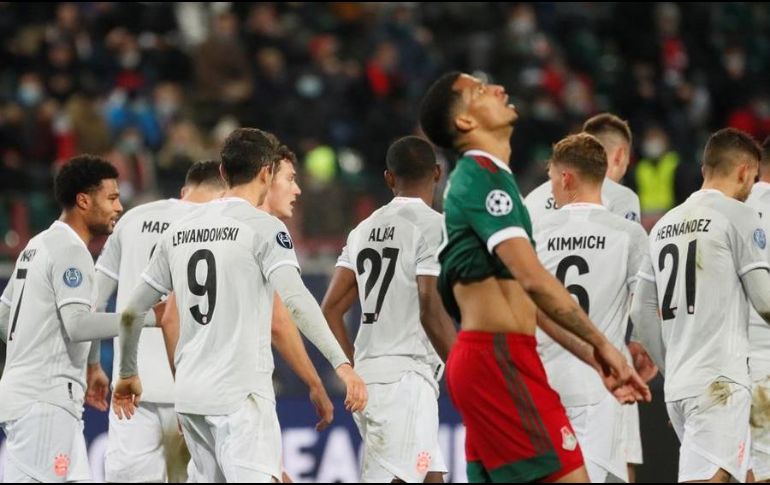 El Bayern Múnich extendió a 13 su racha récord de victorias en la Liga de Campeones. EFE/M. Shipenkov