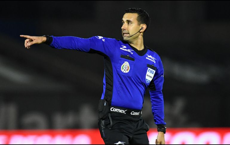 César Ramos será el encargado de dirigir el Pumas vs Chivas. Imago7