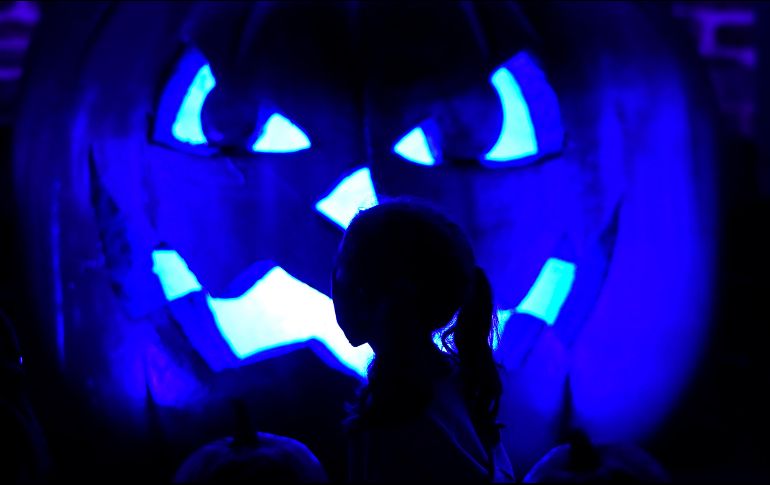 Las autoridades piden a los jaliscienses no realizar fiestas por Halloween. AFP/ARCHIVO
