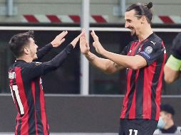 El sueco (der.) erró un penalti, pero fue la figura a seguir de su equipo. EFE