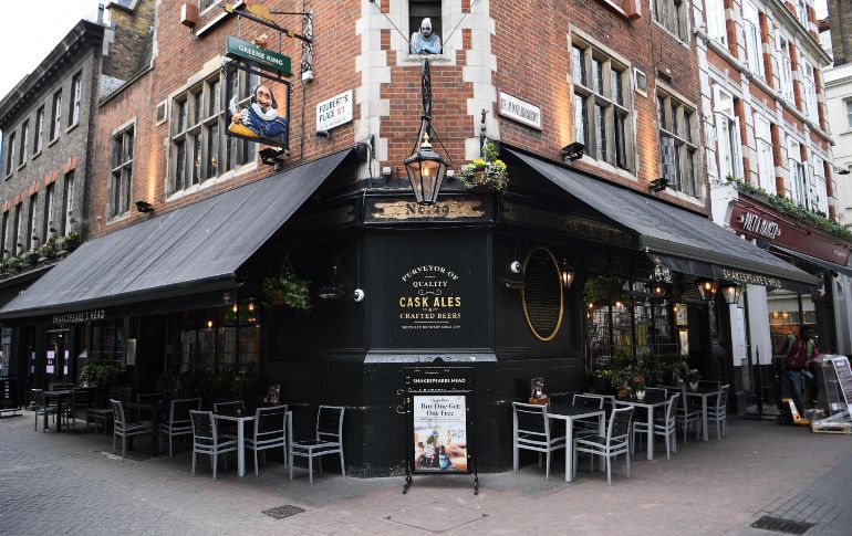 Esta medida supondrá el cierre obligado de los comercios y negocios no esenciales, así como de toda la hostelería, aunque escuelas y universidades seguirán abiertas. EFE / ARCHIVO