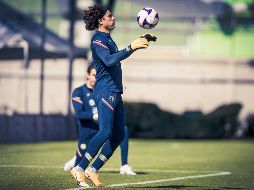 REGRESO. El arquero americanista Guillermo Ochoa se ha recuperado de su lesión y podría volver a la titularidad del arco azulcrema. TWITTER/@ClubAmerica