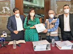 ENTREGA. De la iniciativa de Presupuesto estatal, que el Congreso deberá aprobar.  ESPECIAL