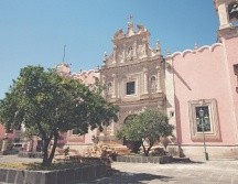 Parroquia de la Inmaculada Concepción. Su brillante cantera rosa es una de las estampas más célebres de esta bella ciudad. EL INFORMADOR • F. González