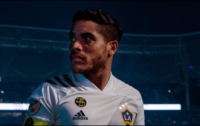 Jonathan salió del partido al minuto 60  ante el Real Salt Lake debido a una lesión. TWITTER / @LAGalaxy