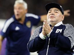 Confinado desde marzo por la pandemia del coronavirus, el técnico de Gimnasia La Plata apareció el viernes pasado en público muy desmejorado y con dificultades para caminar y hablar. AFP / A. Pagni