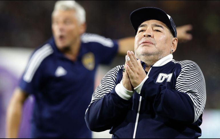 Confinado desde marzo por la pandemia del coronavirus, el técnico de Gimnasia La Plata apareció el viernes pasado en público muy desmejorado y con dificultades para caminar y hablar. AFP / A. Pagni