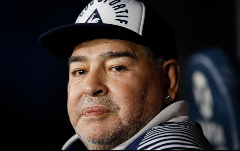 Al campeón del mundo en el Mundial de México 1986 lo operaría su médico Leopoldo Luque entre hoy martes y mañana miércoles. AP / ARCHIVO