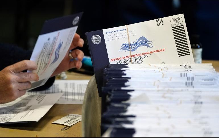 Hasta la mañana de este miércoles, no se ha declarado a un ganador debido a que faltan miles de votos por contar. AP / M. Slocum