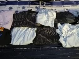 Al delincuente se le aseguran una mochila con varias camisetas y dos tubos de metal. ESPECIAL