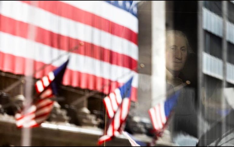 La mayoría de sectores cerraron con ganancias, encabezados por el sanitario, el de los servicios de comunicación y el tecnológico. EFE/J. Lane