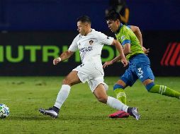Javier Hernández apenas ha marcado 2 goles en su primer año con los angelinos. AP
