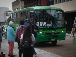 Después de las 14:00 horas sólo se permitirá abordar a trabajadores de giros esenciales. EL INFORMADOR/F. Atilano