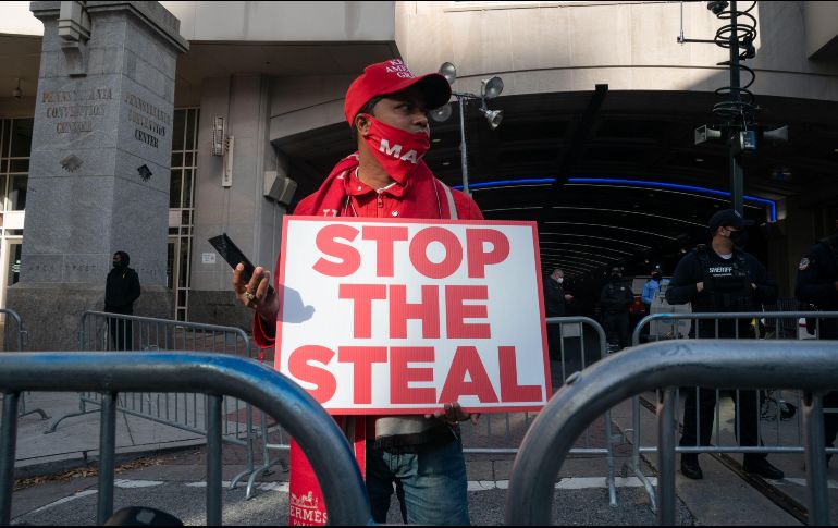 Trump y su campaña prometen más demandas, con denuncias infundadas de fraude electoral. AFP / B.R. Smith