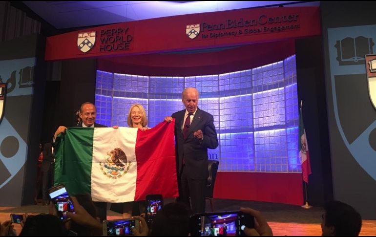 Calderón algunas fotos en las que aparece junto a Biden. TWITTER/@FelipeCalderon