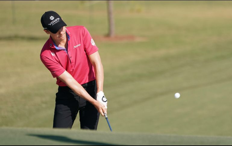 El golfista mexicano debe tener un buen cierre para levantar el ansiado trofeo. EFE/R: Carson