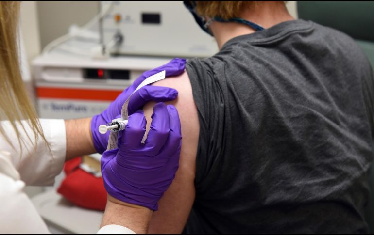 El anuncio llega un día después de que el mundo haya superado los 50 millones de casos acumulados de este enfermedad. AP / ARCHIVO