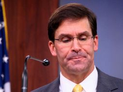Mark Esper figuraba en la lista de posibles despidos luego de que se opusiera a la propuesta del presidente de enviar unidades militares para sofocar los disturbios en varias ciudades este verano. AFP/ARCHIVO