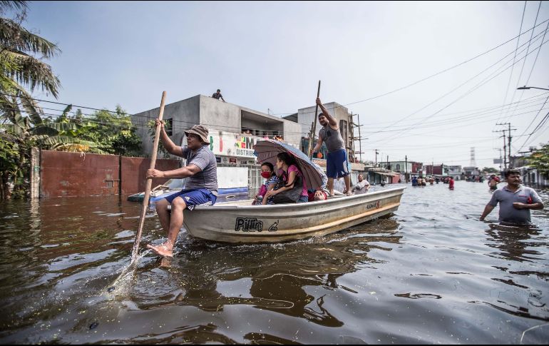 Desde ayer por la noche, los habitantes de Las Gaviotas se imaginaban el desastre que se avecinaba, pues ya experimentaron una situación similar en el 2007. SUN / G. Espinosa